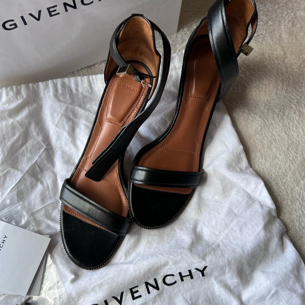 Givenchy heels - Picture 5 of 8